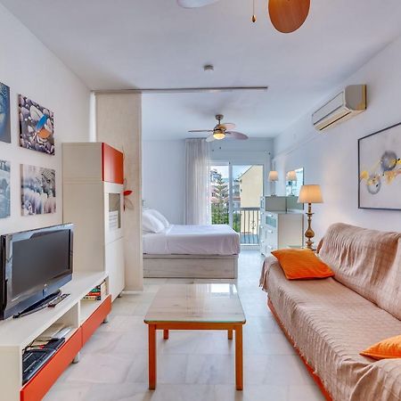 Homeforguest Bright Studio In La Carihuela Near The Beach Torremolinos Buitenkant foto