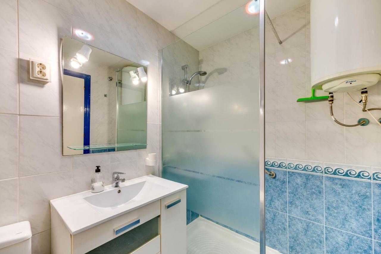 Homeforguest Bright Studio In La Carihuela Near The Beach Torremolinos Buitenkant foto