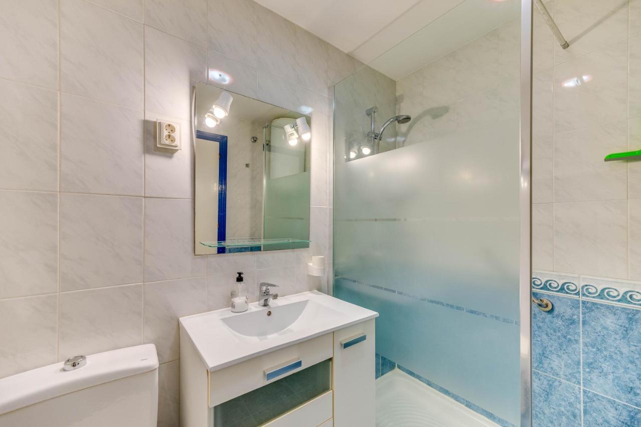 Homeforguest Bright Studio In La Carihuela Near The Beach Torremolinos Buitenkant foto