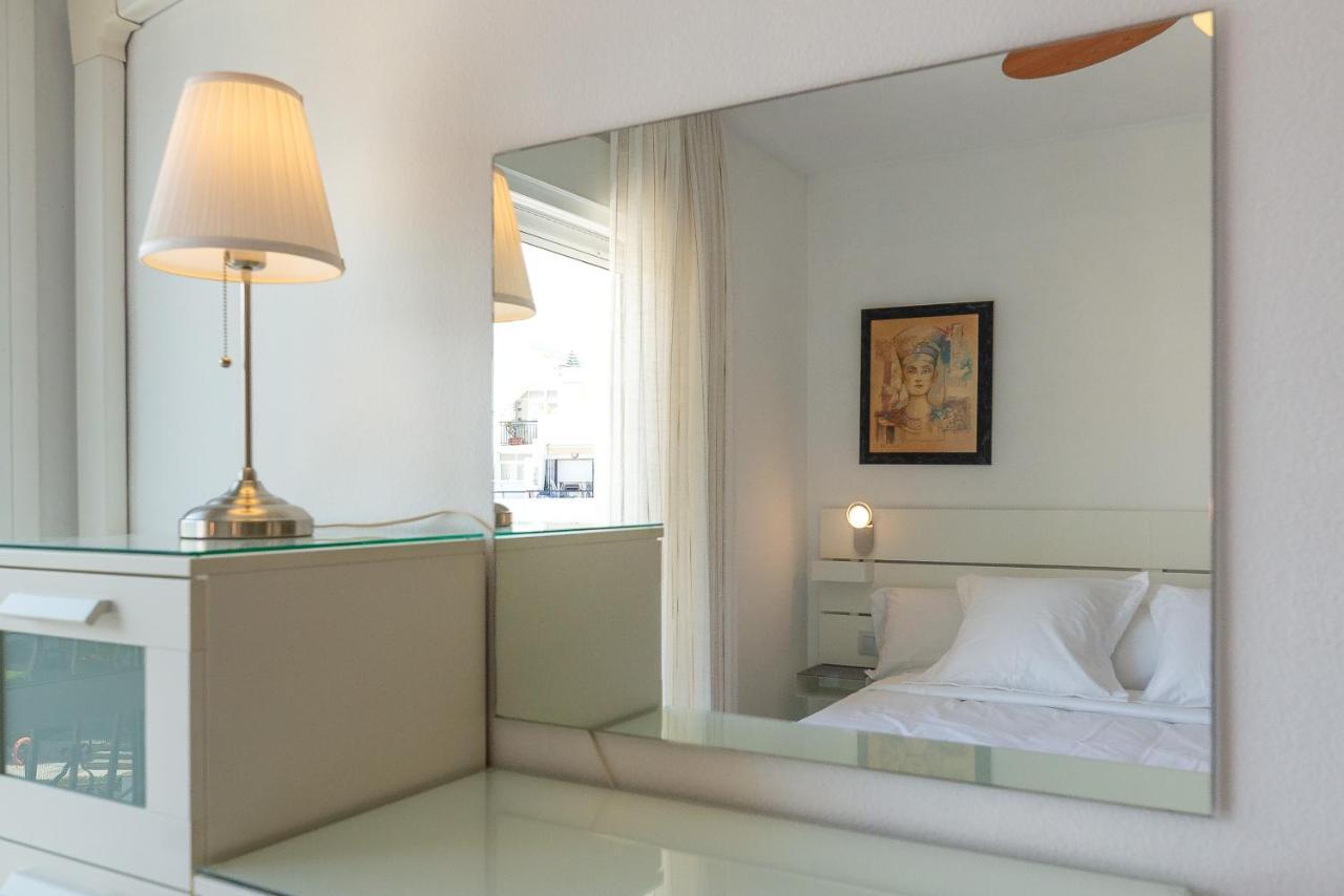 Homeforguest Bright Studio In La Carihuela Near The Beach Torremolinos Buitenkant foto