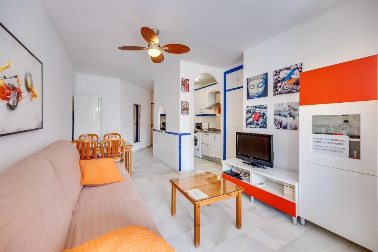 Homeforguest Bright Studio In La Carihuela Near The Beach Torremolinos Buitenkant foto