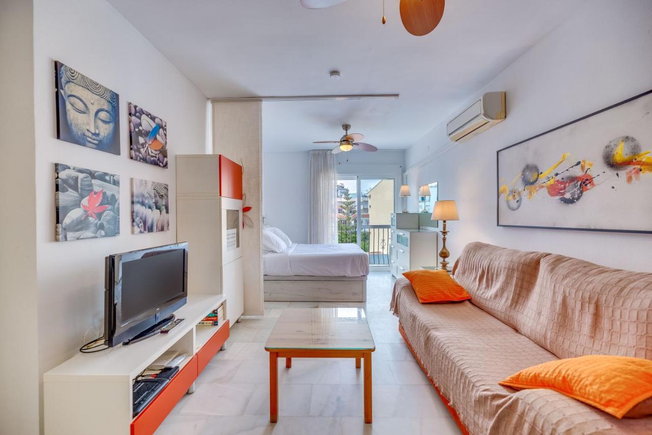 Homeforguest Bright Studio In La Carihuela Near The Beach Torremolinos Buitenkant foto